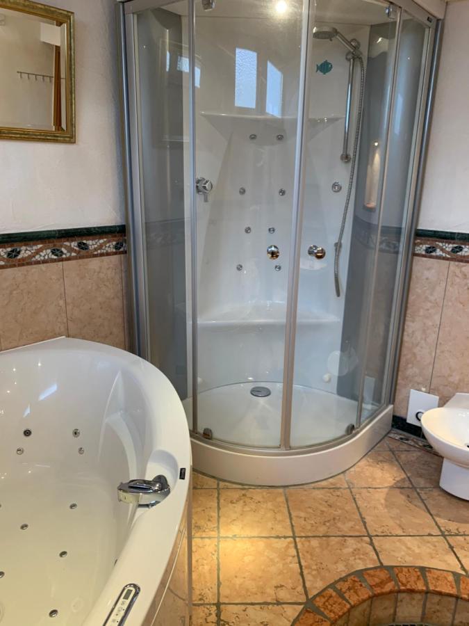 Aschaffapartment 4 Schlafzimmer Bis 10 Personen Bei Aschaffenburg Mainaschaff Extérieur photo
